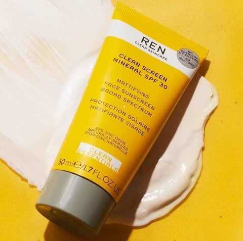 Clean Screen Mineral SPF 30 Mattifying Face Sunscreen